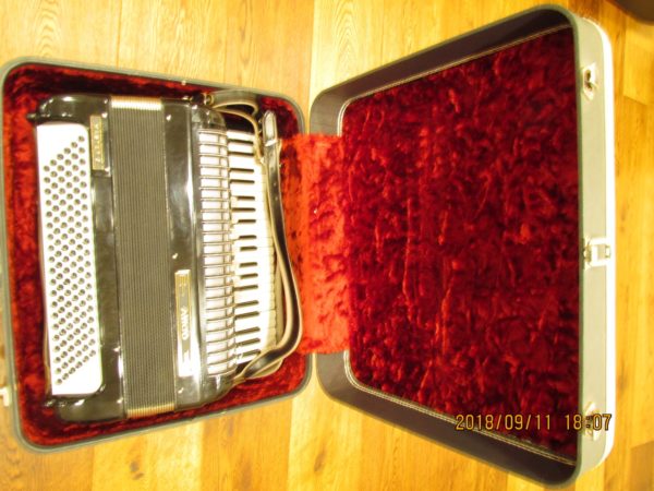 Abco Master 3 Accordian 2