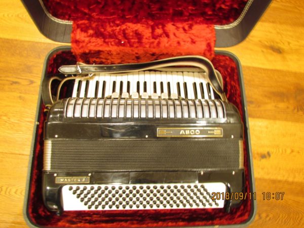 Abco Master 3 Accordian 3