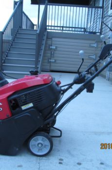 Honda HS 720 Snowblower 1