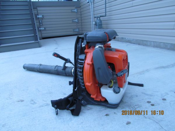 Husqvarna 580BTS Leaf and Snow Blower 2