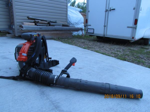 Husqvarna 580BTS Leaf and Snow Blower 3