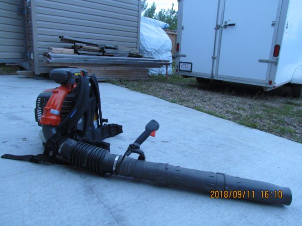 Husqvarna 580BTS Leaf and Snow Blower 4